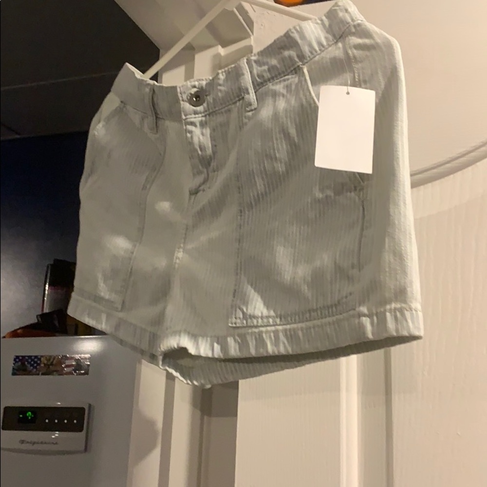 H and m shorts